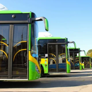 Автобуси.