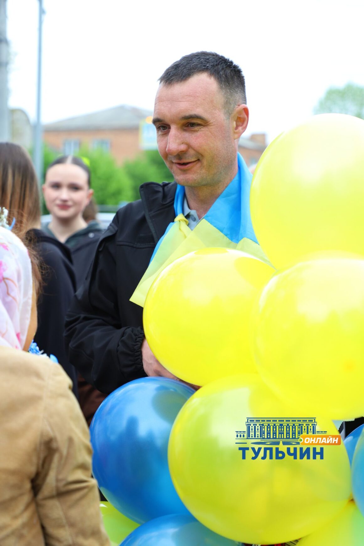 Після полону захисник повернувся додому і зняв своє фото з Алеї надії
