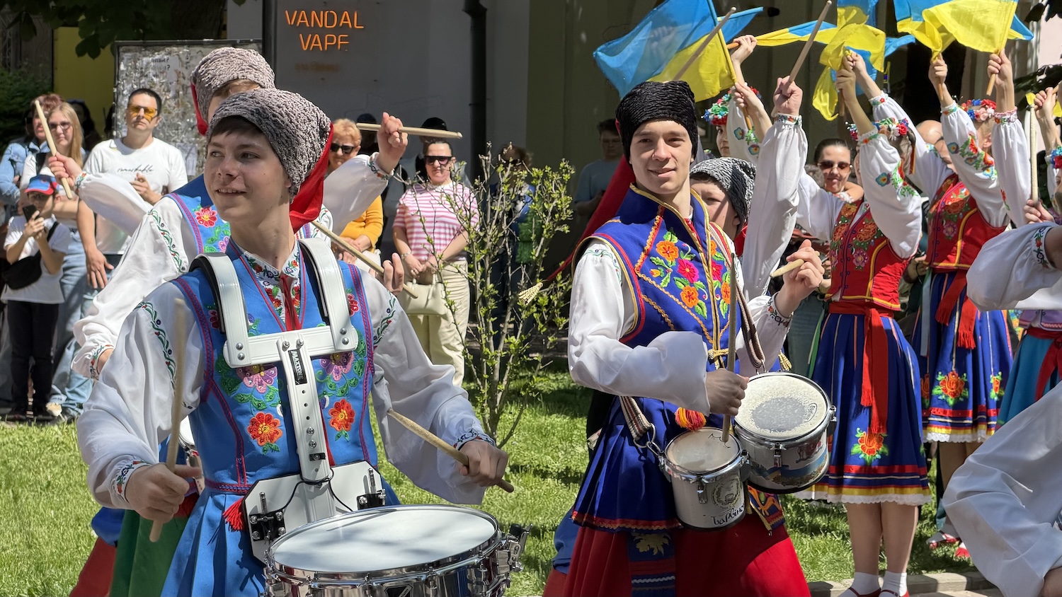 Книги, черги за автографами та жива атмосфера: як у Вінниці минув перший день VinBookFest