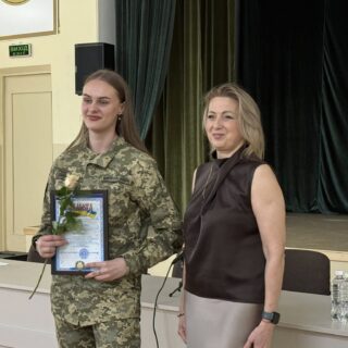 Відзначили медсестер.