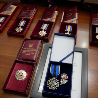 Нагороди сім'ям загиблих Захисників.