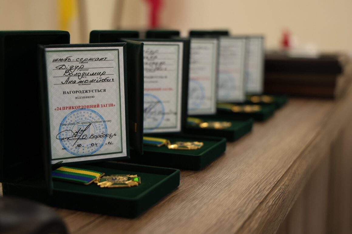 З нагоди 34-ї річниці заснування загону, нагородили прикордонників з Вінниччини