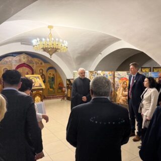 Мери міст-побратимів у соборі.