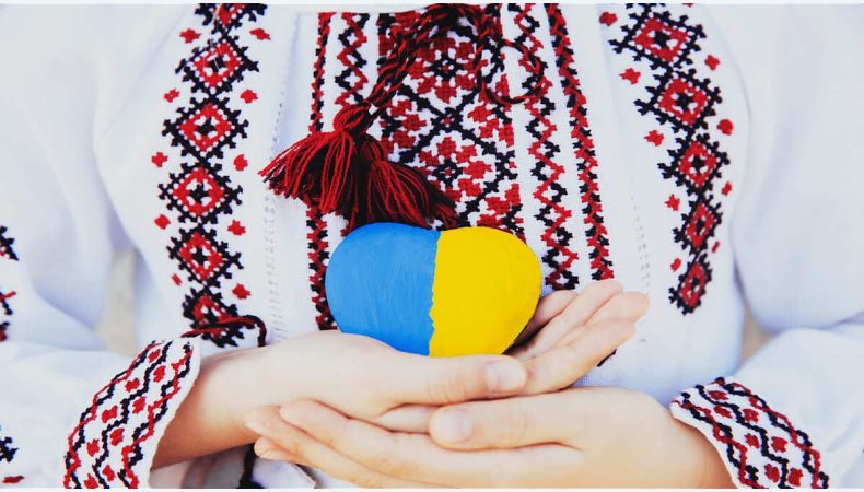 У День вишиванки вінничани розповіли історії своїх сорочок