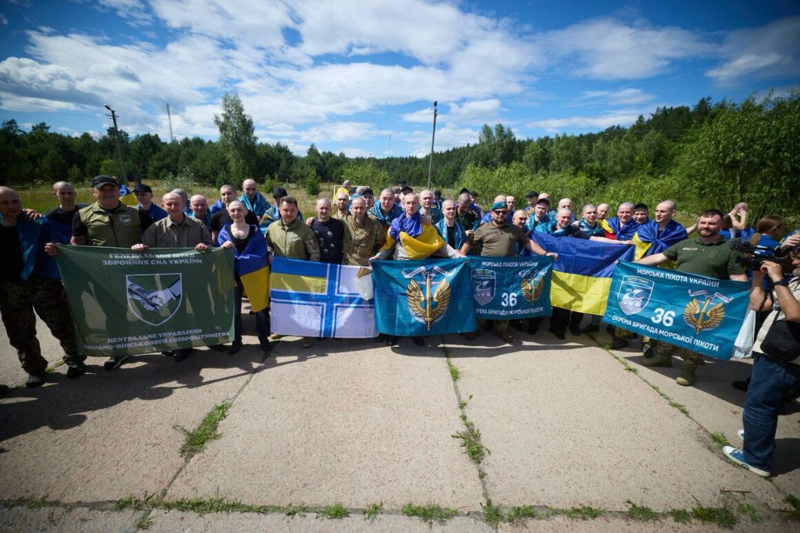 Троє бійців з Вінниччини повернулися з російського полону