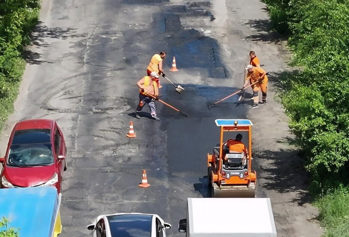 Дорожники повідомили, де на Вінниччині ремонтують дороги державного значення