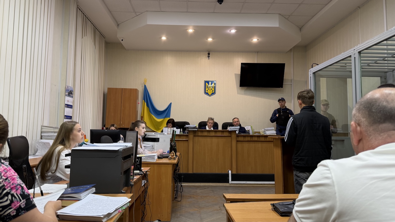 Вони жартували, руками махали»