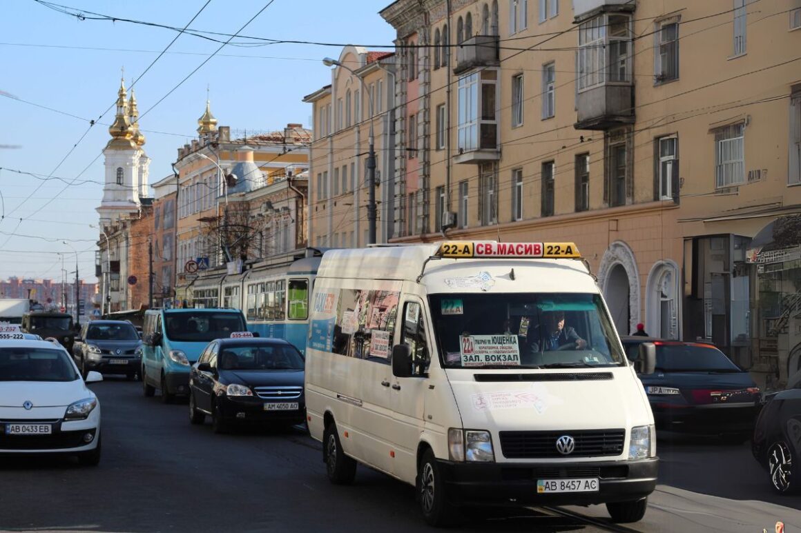 У Вінниці влада пропонує підвищити вартість проїзду в маршрутках до 30 гривень