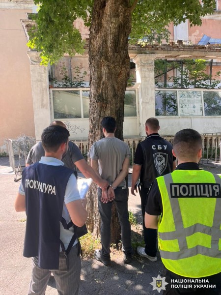 У Вінниці за 8 тисяч доларів молодик обіцяв фіктивне бронювання