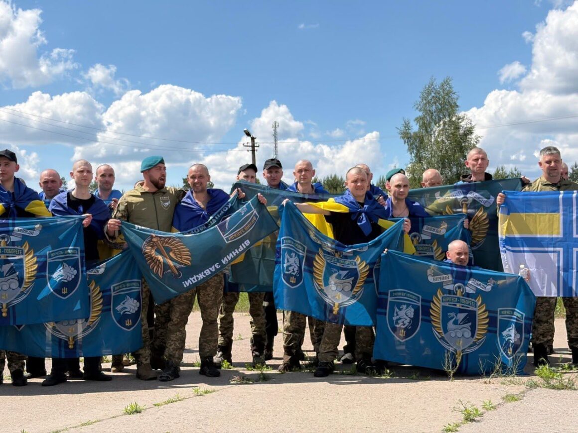 З полону сьогодні повернулося десятеро бійців з Вінниччини
