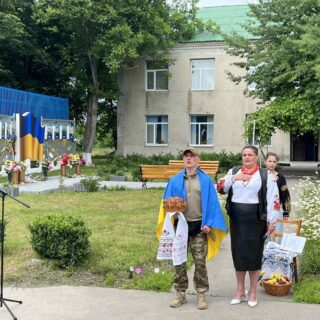 Повернквся з полону.