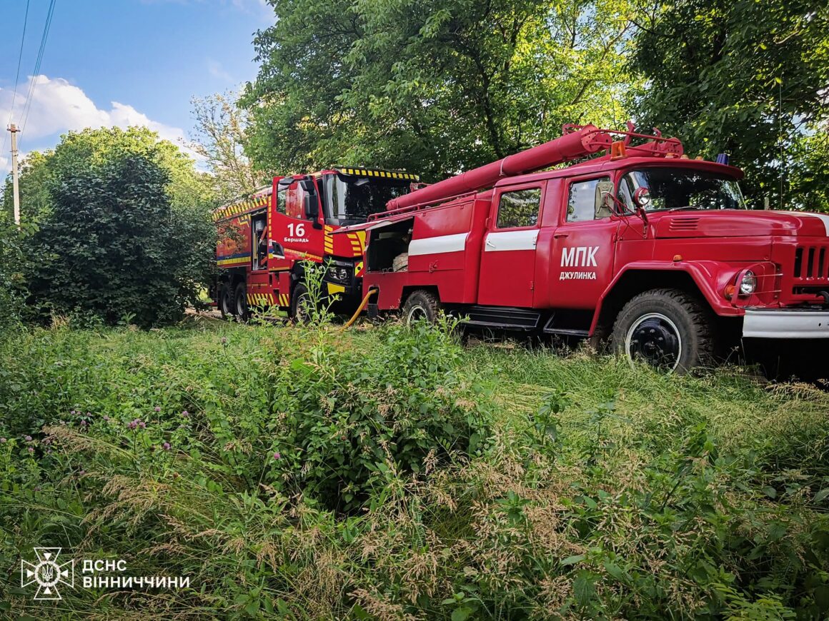 На Вінниччині рятувальники ліквідували дві пожежі в житловому секторі