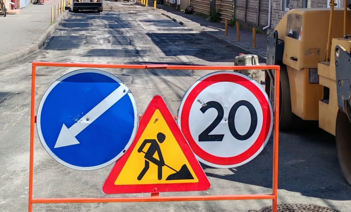 На вулиці Матроса Кішки у Вінниці продовжують дорожні роботи