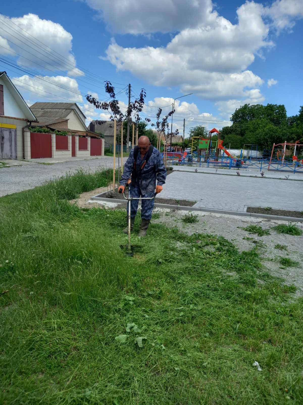 У Вінниці запланували скосити траву на 87 тисячі квадратних метрів у приватному секторі