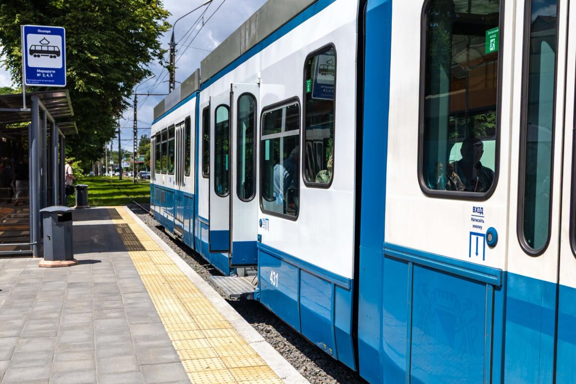 У Вінниці вивели на тест ще один модернізований трамвай «Tram2000»