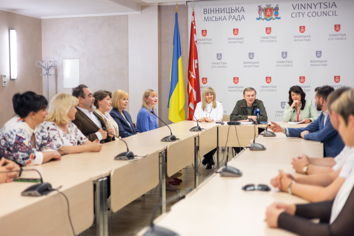 У Вінниці відзначили вчителів, чиї учні досягли значних здобутків в навчанні