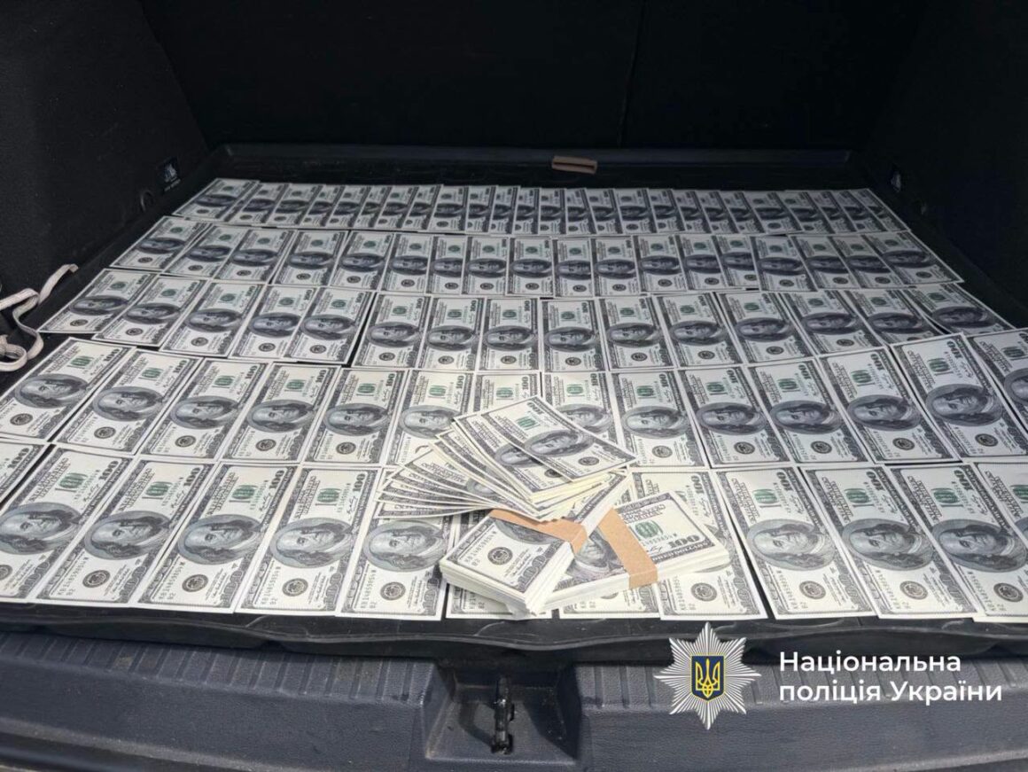На Вінниччині затримали місцевого депутата та його спільника під час земельної афери