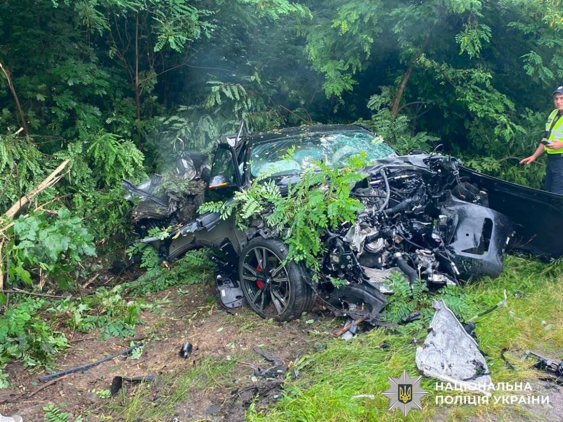 На Вінниччині в ДТП загинув водій, вісім людей травмовані