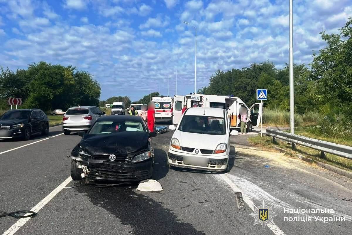 На дорозі у Вінницькому районі а ДТП травмувалися водії та четверо пасажирок