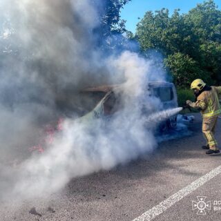 Горів автомобіль.