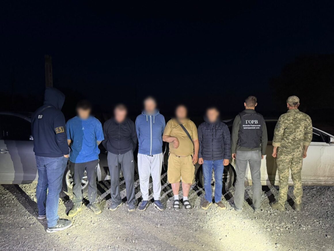 На Вінниччині неподалік кордону затримали велику групу військовозобов’язаних