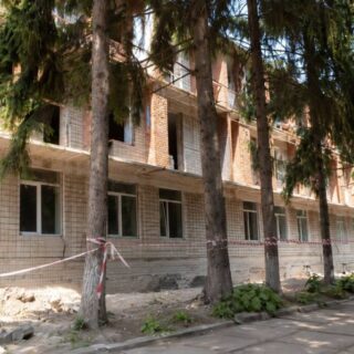 Ладижинська лікарня.
