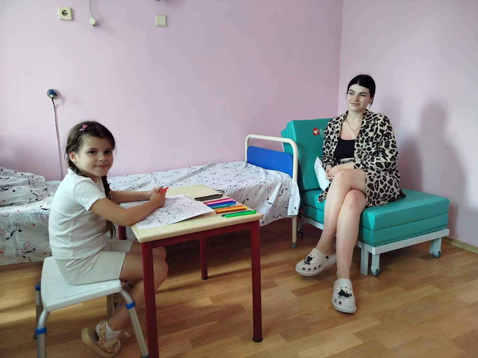 У Вінницьку обласну дитячу лікарню передали 25 сучасних ліжок-трансформерів