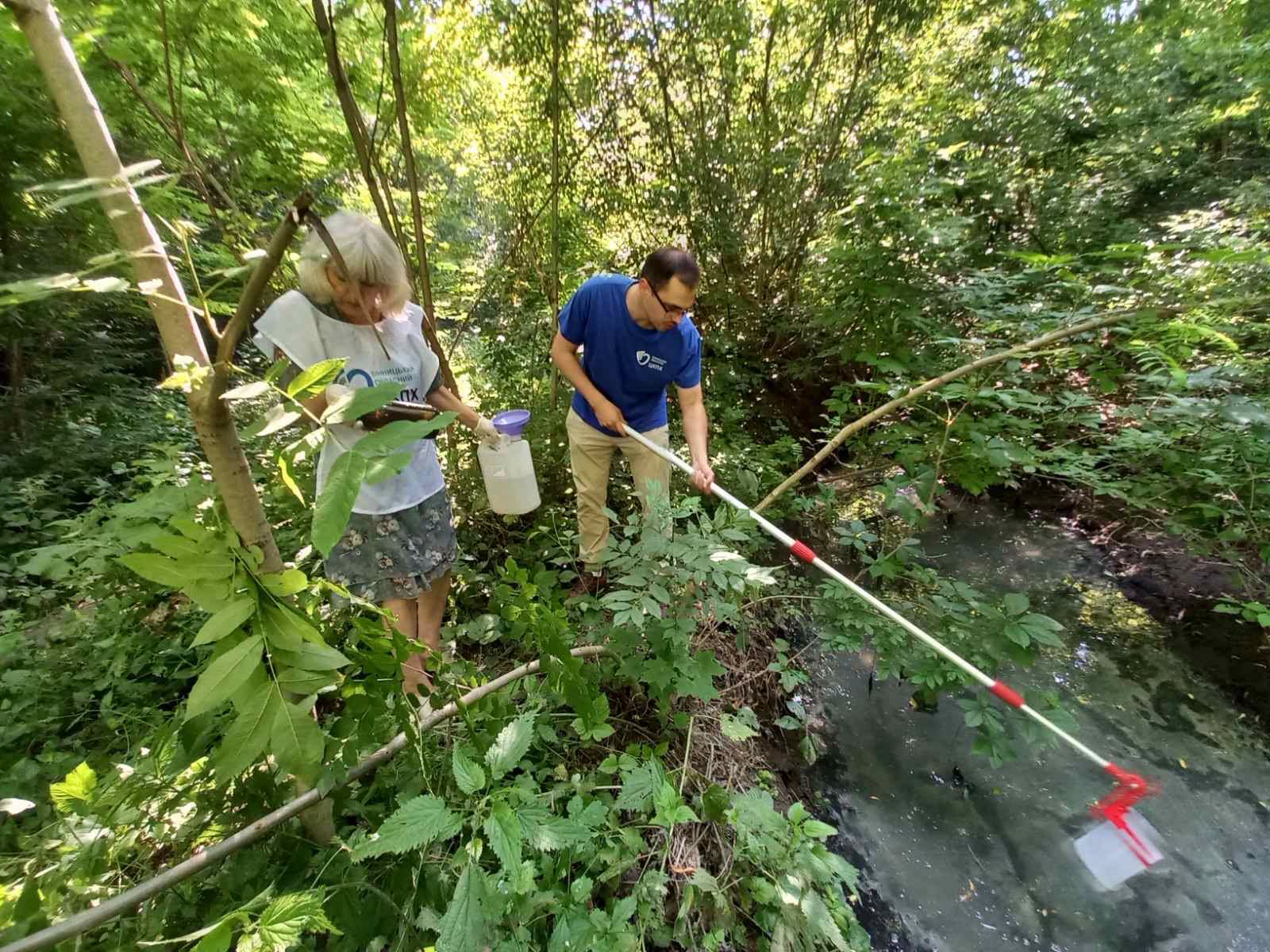 Вінницькі фахівці брали проби води поблизу пляжу «Гонти»