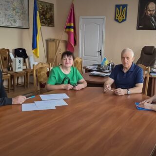 Створили патронатну родину.