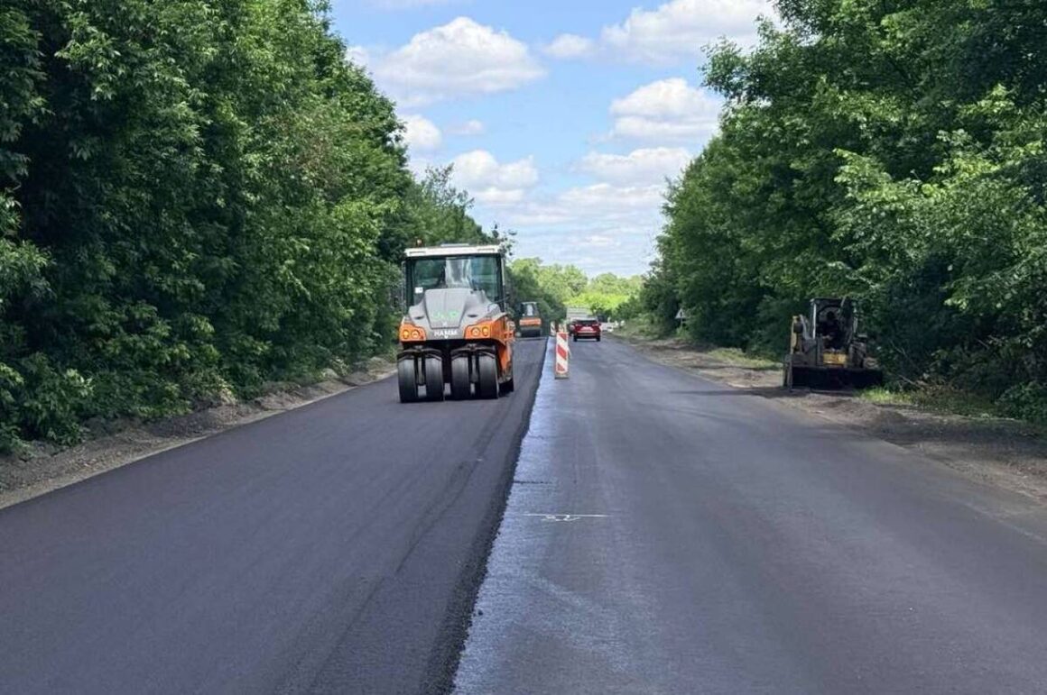 На Вінниччині продовжують ремонти на дорогах державного значення