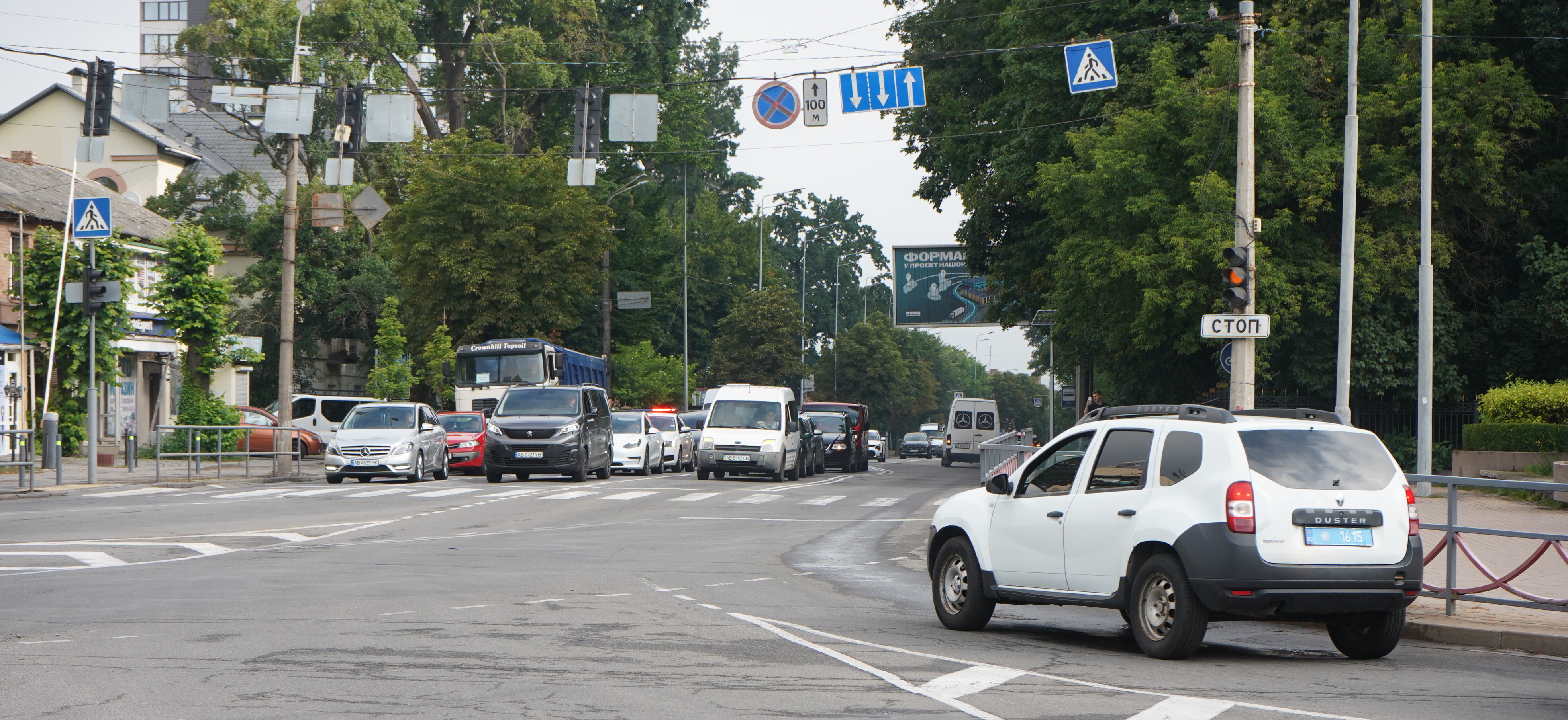 У Вінниці світлофори горітимуть червоним світлом під час хвилини мовчання