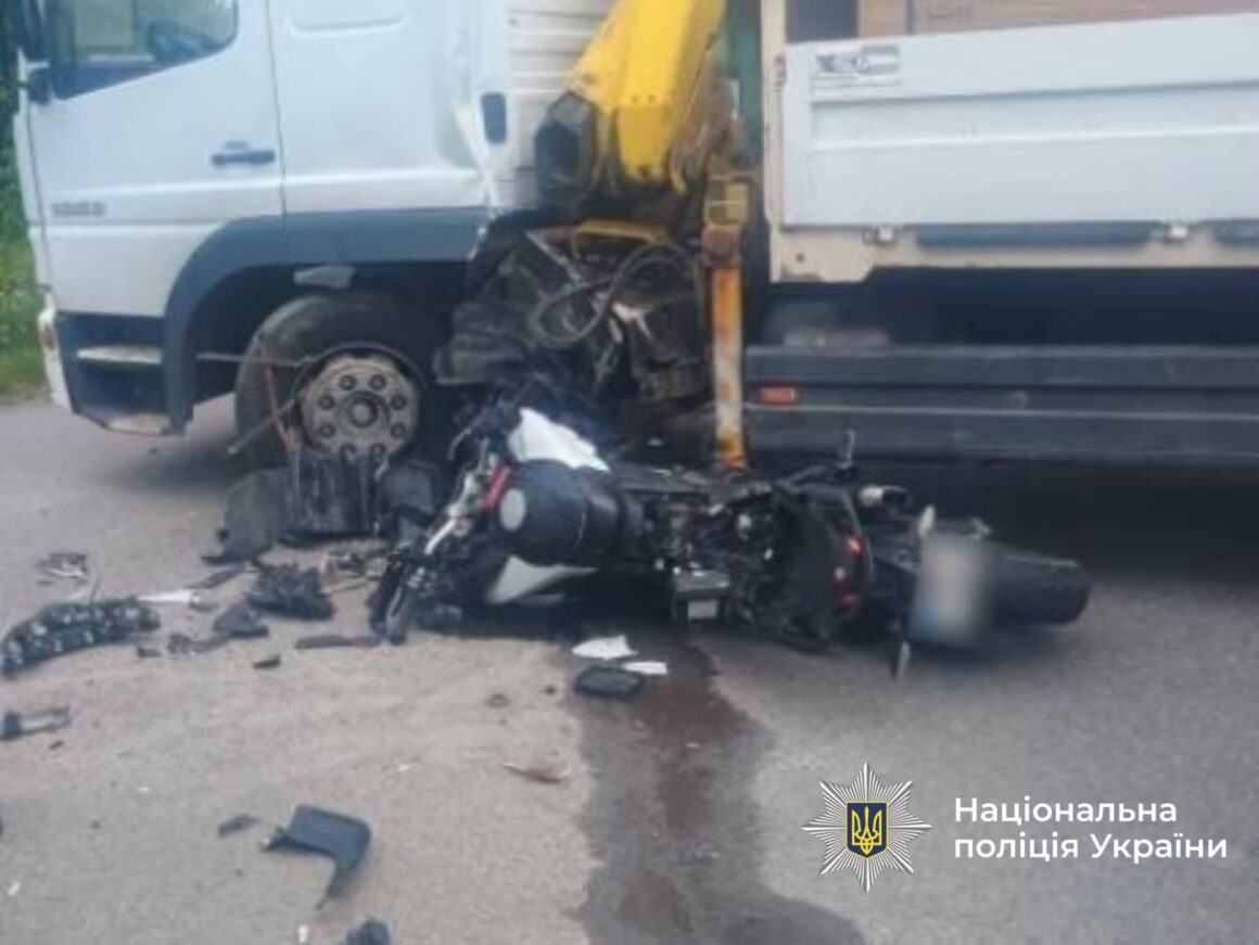 У Вінниці на Юзвинській в ДТП загинув мотоцикліст та його малолітній пасажир