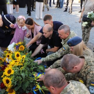 День пам'яті загиблих захисників та захисниць.