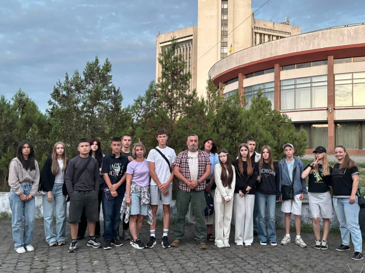 П’ятнадцять дітей військових з Вінницької області вирушили до Польщі