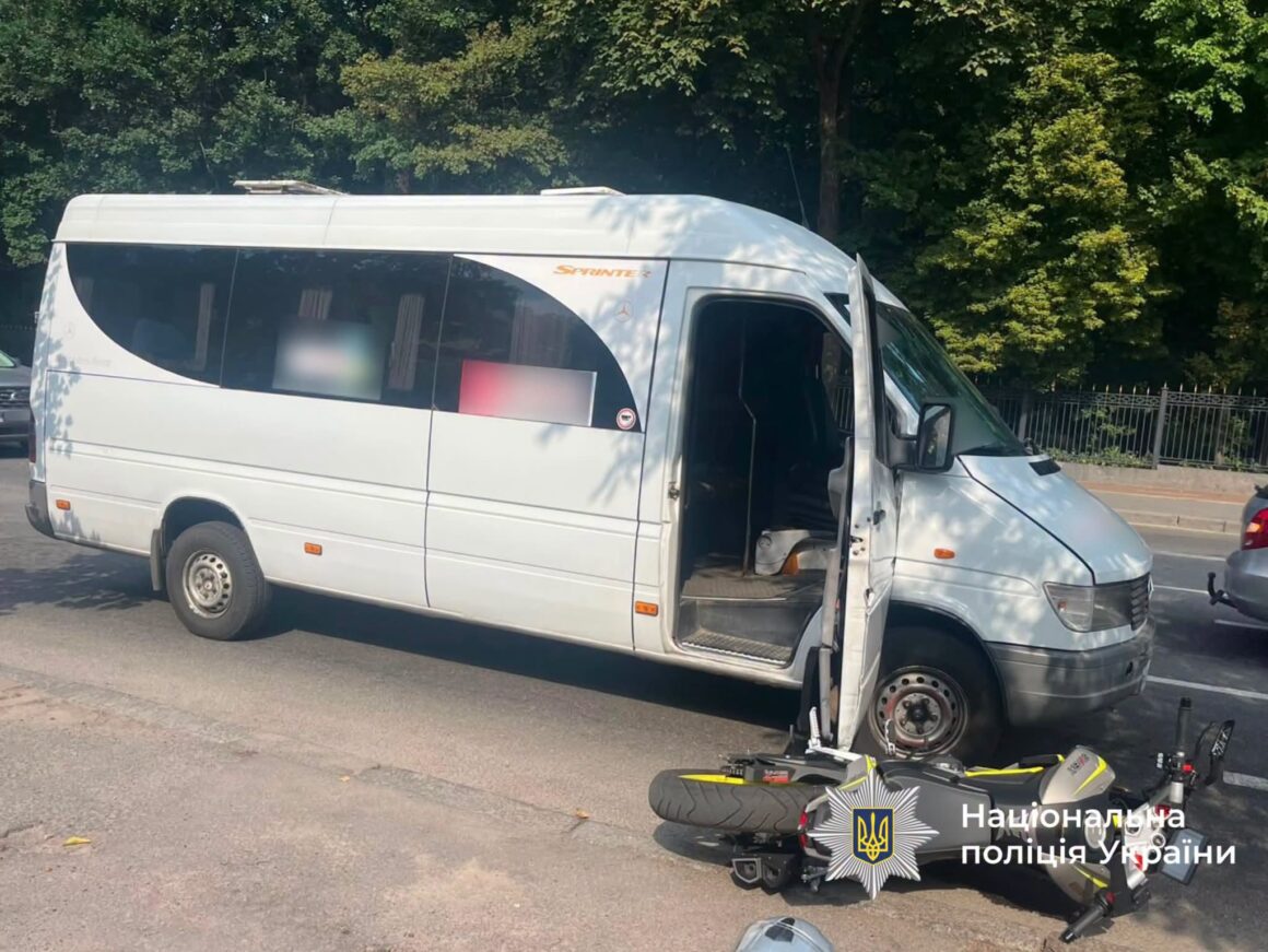 У Вінниці під час ДТП травмувався мотоцикліст