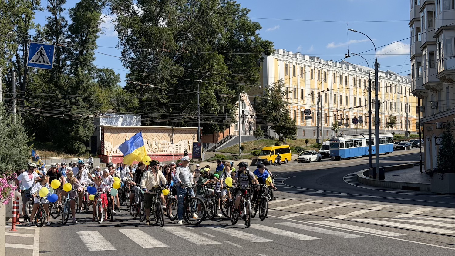 У Вінниці вперше з 2022 року провели велопарад «Вишиванка»