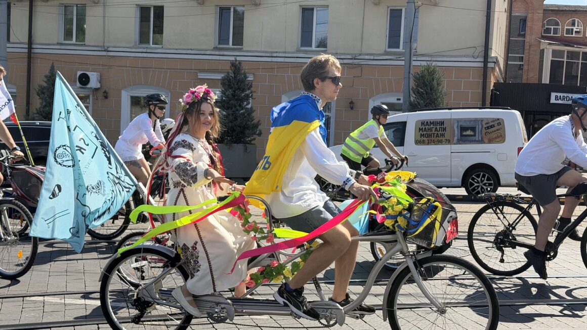 У Вінниці вперше з 2022 року провели велопарад «Вишиванка»