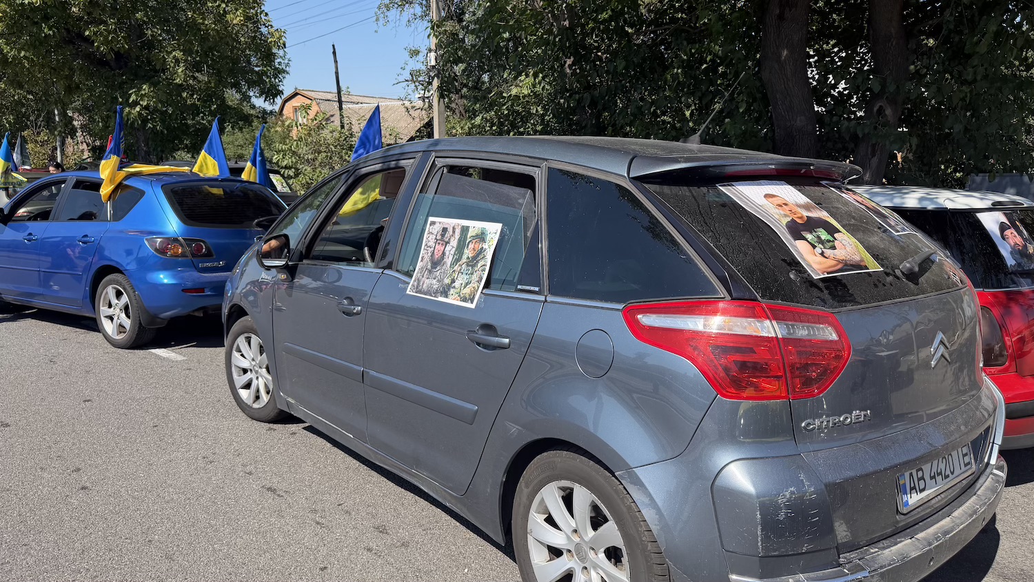 Понад 300 авто, прапори та портрети Героїв: у Вінниці провели пам’ятний автопробіг