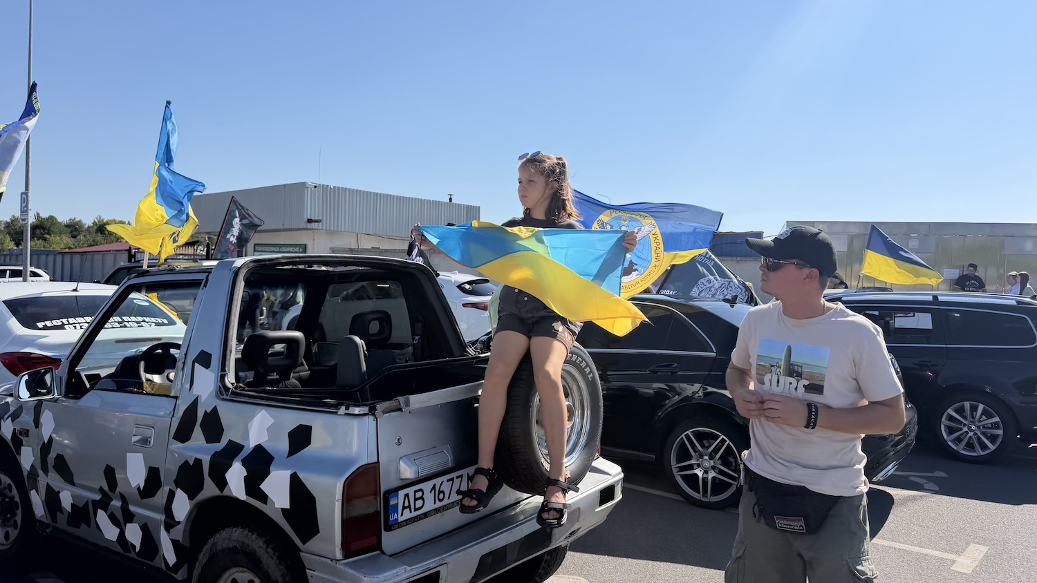 Понад 300 авто, прапори та портрети Героїв: у Вінниці провели пам’ятний автопробіг