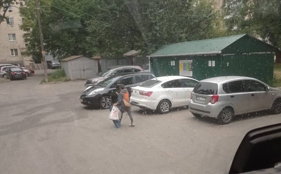 У Вінниці комунальники два дні не могли вивезти сміття з майданчика