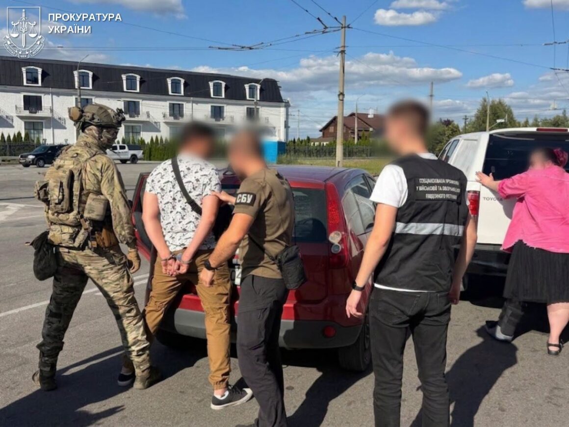 На Вінниччині затримали організатора та двох спільників, які сприяли військовим від ухилення від служби