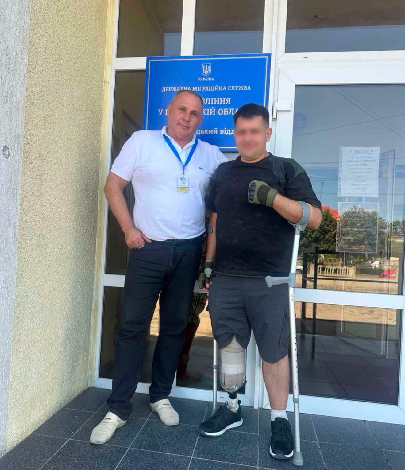 На Вінниччині воїнам, які проходять реабілітацію, оформляють документи в лікарні
