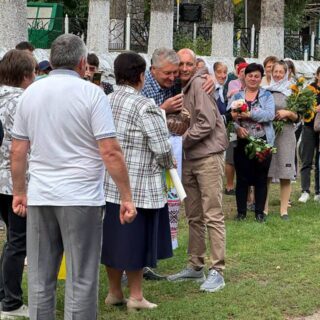 Повернувся із полону.
