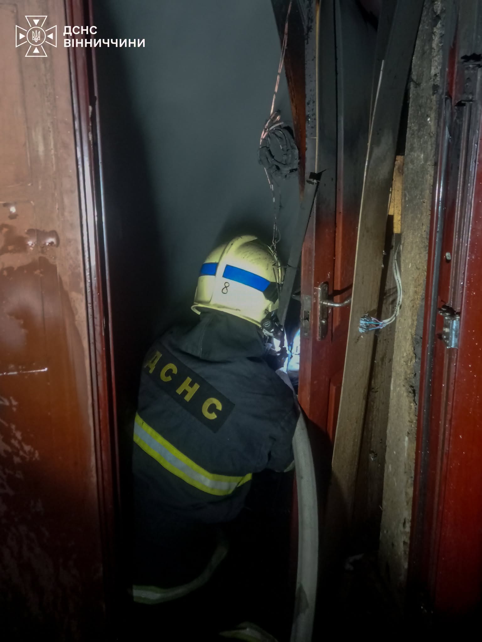 У Вінниці загорівся автомобіль, водій отримав травми