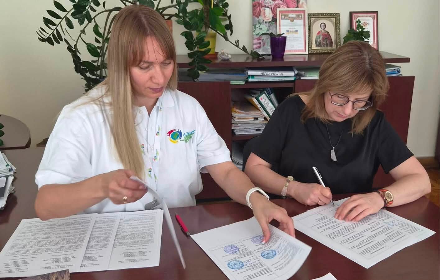 Вінницькі медичні заклади підписали меморандуми про допомогу пораненим воїнам та людям з ампутаціями