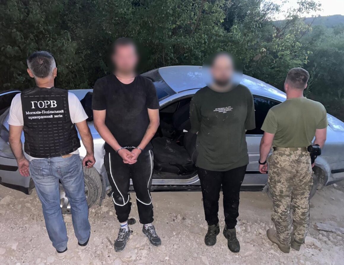 На Вінниччині під час спроби прориву кордону, чоловіки напали на прикордонника