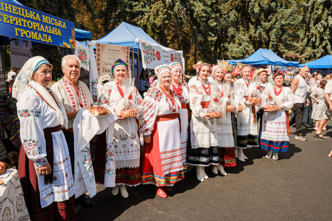 На святі «Скарби Поділля» у Вінниці представили творчість 15 громад району