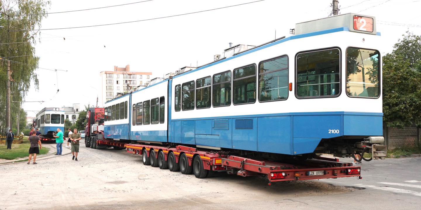 Два швейцарські трамваї Tram 2000 прибули у Вінницю