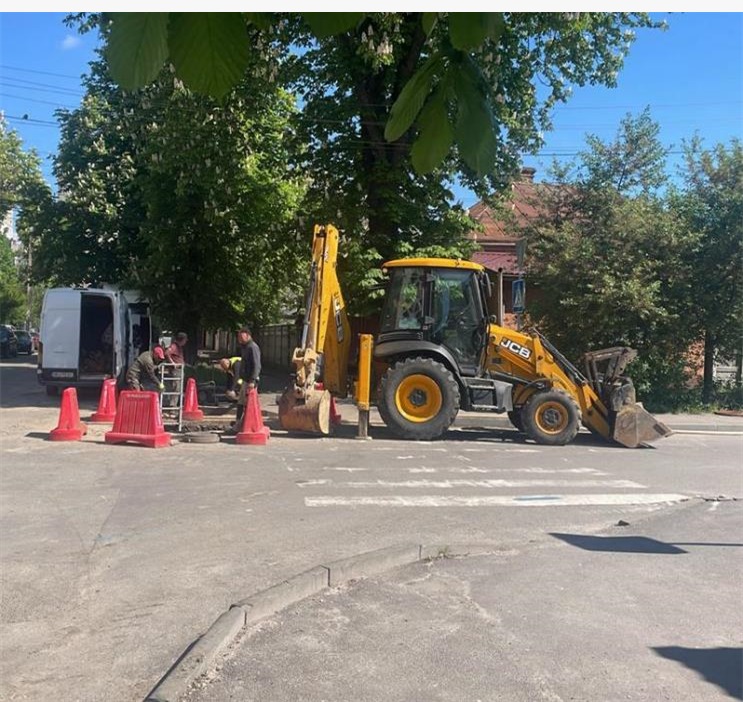 У Вінниці на вулиці Довженка проклали 350 метрів нової мережі водогону