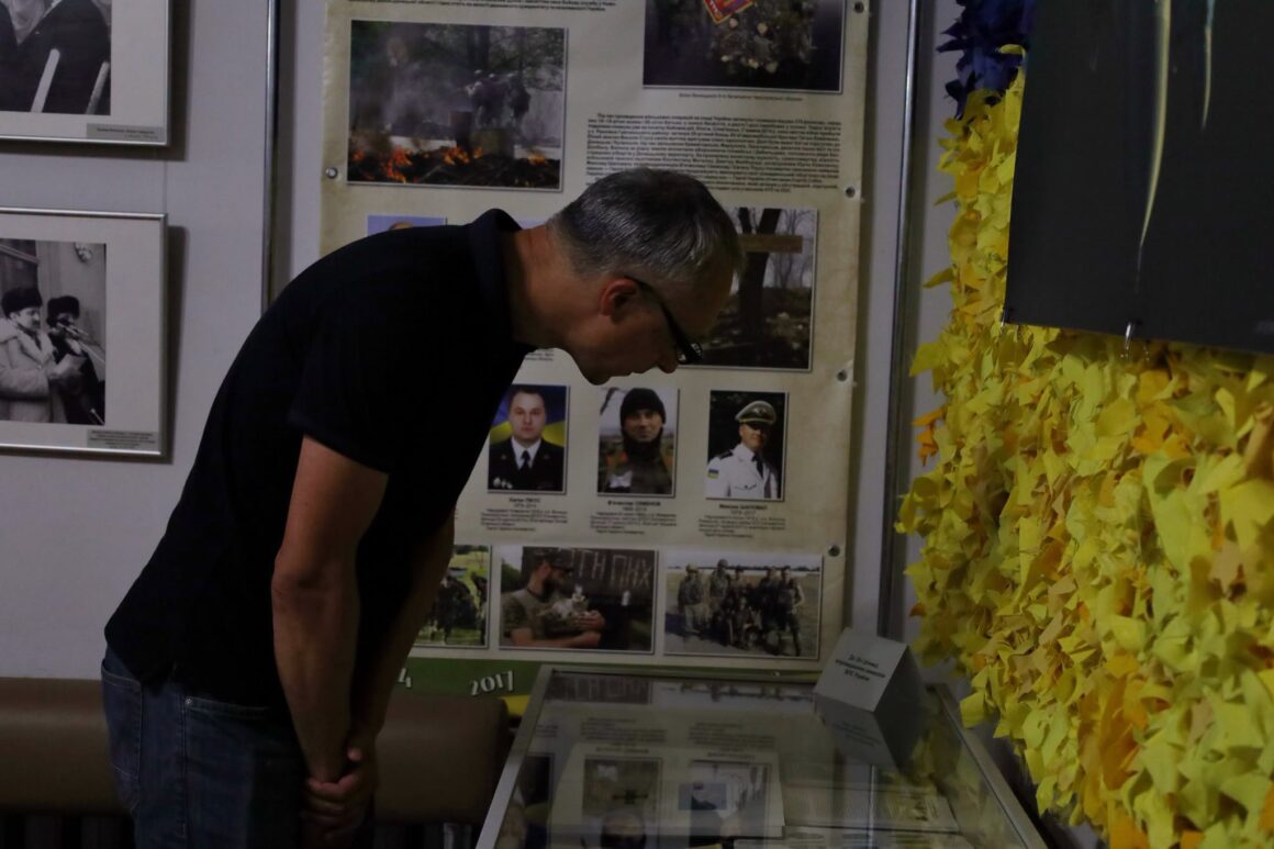 Про визначні події державотворення розповідає виставка «Вінничани – борці за Незалежність»